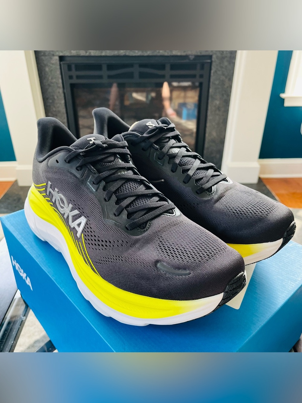 Sz 13D Hoka Clifton 11 Men’s Running Shoes Black/Cosmic Grey 1176572/BKCS - Picture 3 of 7